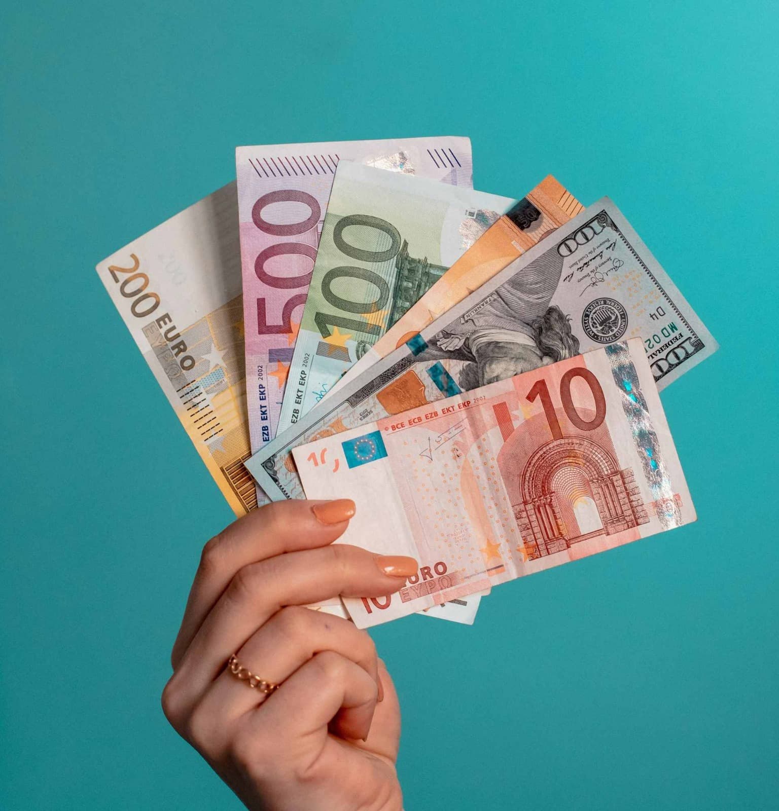 Buy usd with Live Rates and Zero Hassle | Danesh Exchange