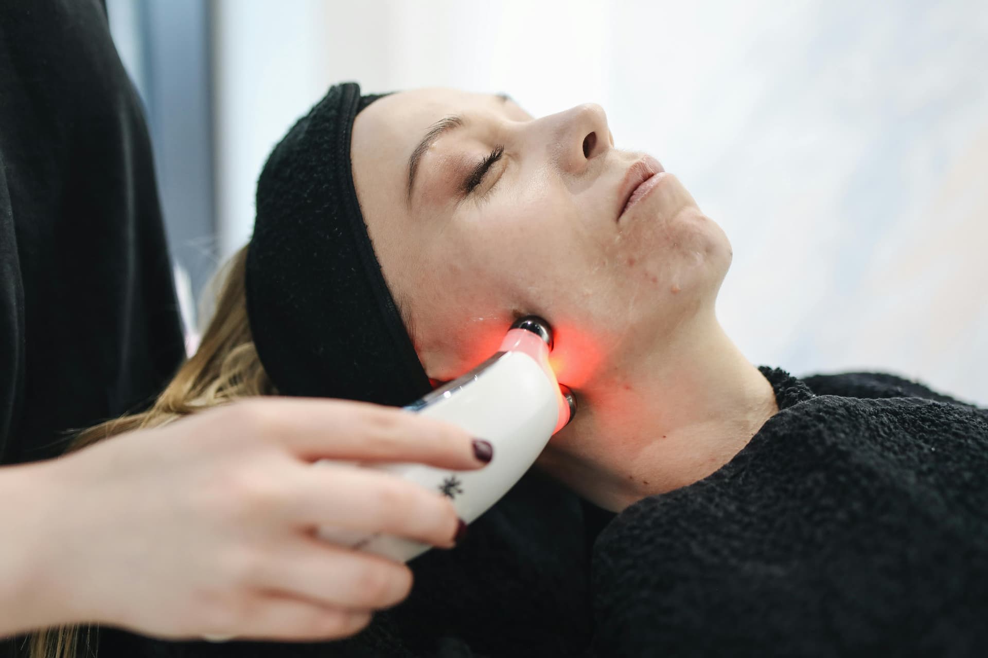 Smooth &amp; Supple: Professional Facial Treatments That Transform